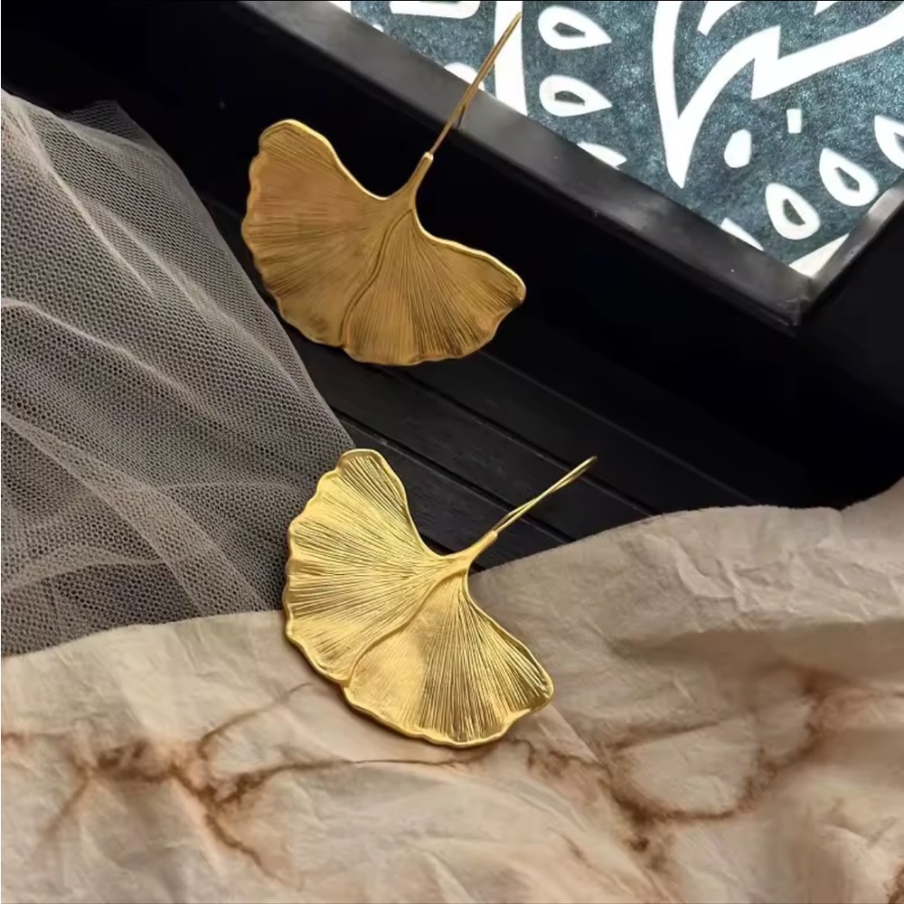 Elegant Gold Leaf Earrings rare large floral flora flower ginkgo tree